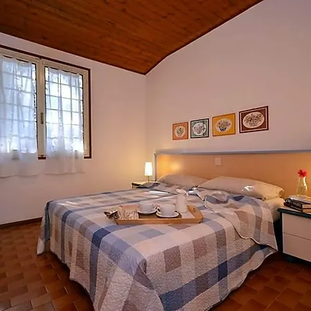 Rustic Elegant In Surroundings *